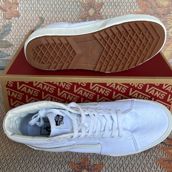 Vans Men’s Sk8-Hi Stacked (Canvas) True White
VN0A4BTWL5R Platforms Sneakers - Picture 8 of 16